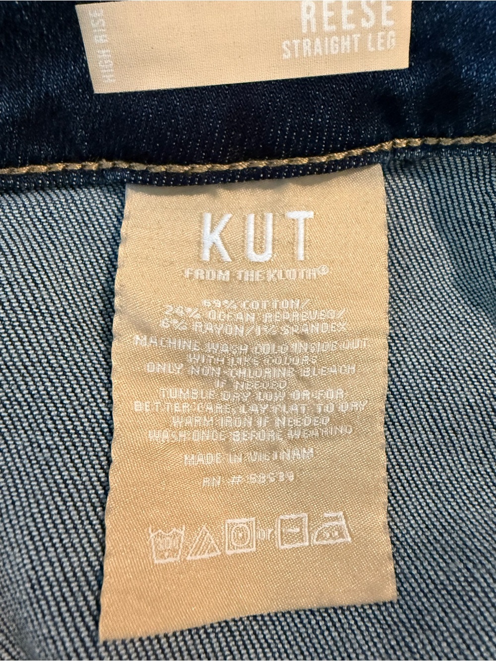 Kut from the Kloth Reese Staight Leg Jeans , size 18W - Picture 10 of 11
